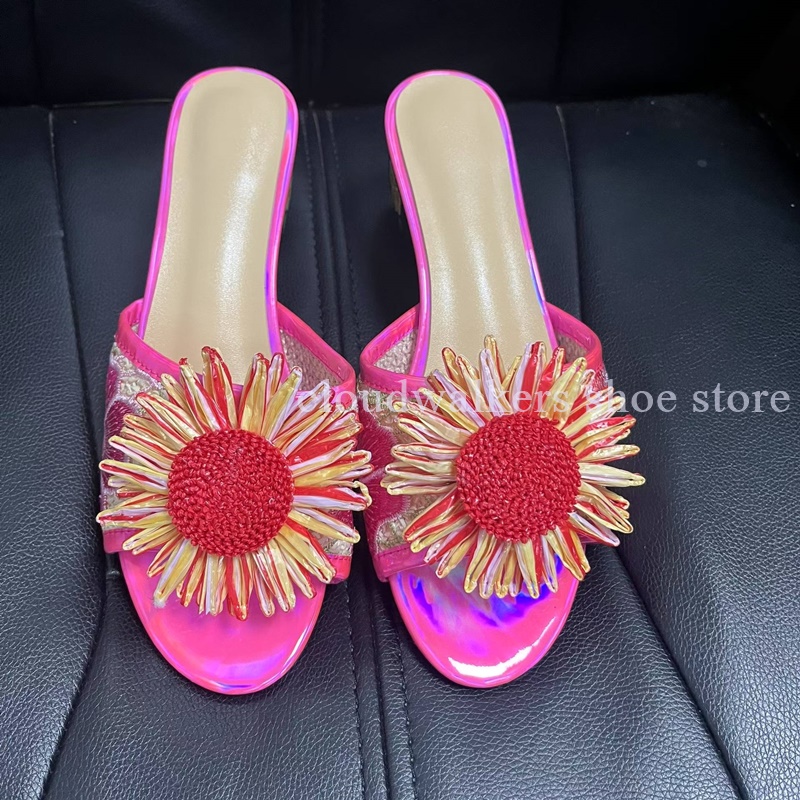 Embroidery Embellishments - Yanardöner İşlemeli Üst Kısım Ayçiçeği Süslemeli